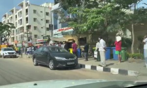 দেখুন মদ কেনার জন্য কত লম্বা লাইন