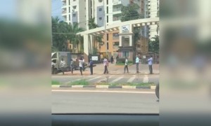 খুললো মদের, লোকেরা লাগলেন লম্বা লাইন