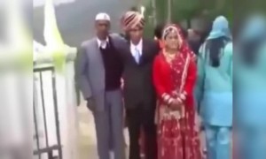 বিয়ে করে লোকটি অনেক আনন্দ পেয়েছে