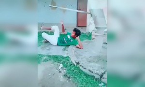 টিউবওয়েল চালানোর এত উপায় দেখেছেন আগে?