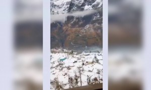 এরকম একটা হোটেল রুমে থাকার খুব ইচ্ছে