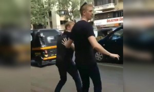 রাস্তা পার হওয়ায় আমাদের দেশের লোক বেস্ট