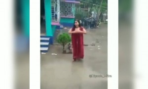 বৃষ্টিতে নাচতে গিয়ে কি হলো দেখুন