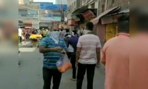 মদ গ্রাহকদের ইকোনমি শুধরানোর জন্য জানালেন সম্মান এই লোকটি