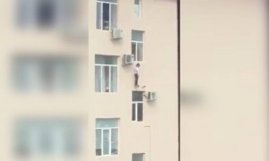 বাচ্চাটাকে কিভাবে বাঁচানো হলো দেখুন