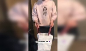 এরকম একটা কিউট গিফট চাই?