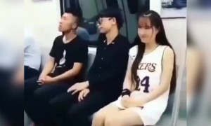 মেট্রোতে প্রেম করতে গিয়ে কি হলো দেখুন