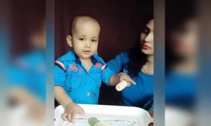 বাচ্চা আইসক্রিমের জন্য বায়না করলে কি করতে হয় দেখুন