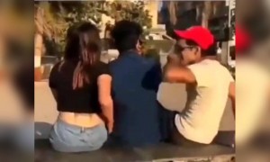 দুজনের সাথে প্রেম করতে গিয়ে ধরা পরল মেয়েটি