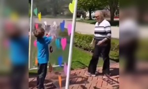 করোনার মধ্যে নিজের পছন্দের মানুষ কে জড়িয়ে ধরার ব্যবস্থা দেখুন