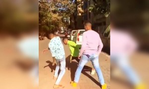 এটা হচ্ছে কি বুঝলাম না