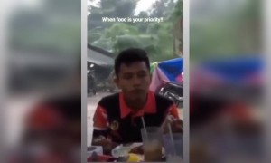 ঝড় আসুক বা বৃষ্টি, আগে খাবার খেতে হবে