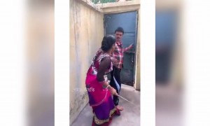 এটা কে বলে মায়ের ভালোবাসা