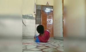 মা বাবার সাথে এরকম বাজে ইয়ার্কি কখনো করবেন না দয়া করে