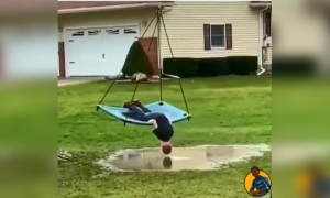 এভাবে দুলে দুলে মাথা ধুয়েছেন কখনো?