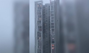 আম্ফান ঝড়ের ভিডিও পোস্ট করলেন রাজ চক্রবর্তী