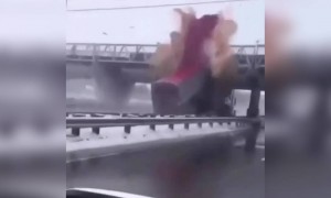 বিদেশে কি ভয়ঙ্কর এক্সিডেন্ট হলো দেখুন