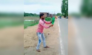 ঘরে বানানো রকেট দেখুন