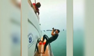 ছবি তুলতে গিয়ে লোকটার কি হলো দেখুন