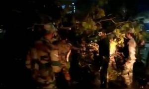 আম্ফানের পর কলকাতায় সব স্বাভাবিক করার চেষ্টা চালিয়ে যাচ্ছে সেনা