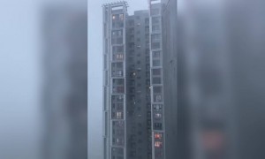 আম্ফান ঝড়ের ভিডিও পোস্ট করলেন রাজ চক্রবর্তী