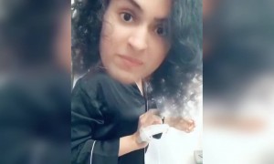 সানিয়া মালহোত্রা করছে লকডাউনে একটু মজা