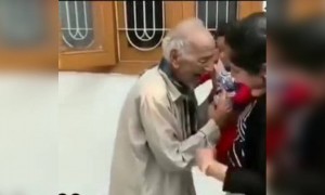 দেখুন দাদুর দেখা হলো নাতির সাথে