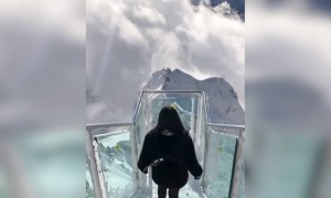 ভিডিও তে চোখ রাখুন দুনিয়া দেখুন ।