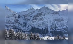 বরফে আচ্ছন্ন পাহাড়