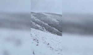 পাহাড়ে ঘেরা