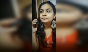 বান্ধবীর সাথে আয়েরকি মারতে গিয়ে কী হলো দেখুন।