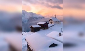 হিমে ঢাকা