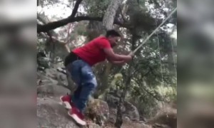 ফানি ভিডিও দেখুন ।