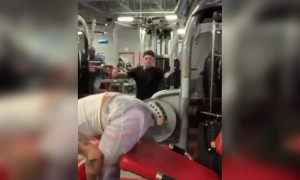 ভিডিওটি দেখলে হাসি থামাতে পারবেন না ।