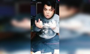 আলু কীভাবে সবার মধ্যে ভাগ কোরে দিলো ছেলেটি দেখুন ।