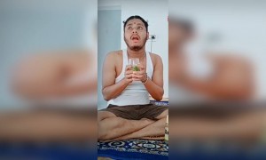 বউএর পাকা গুটি খাবার পরে কী হলো দেখুন।